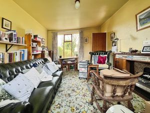 Lounge- click for photo gallery